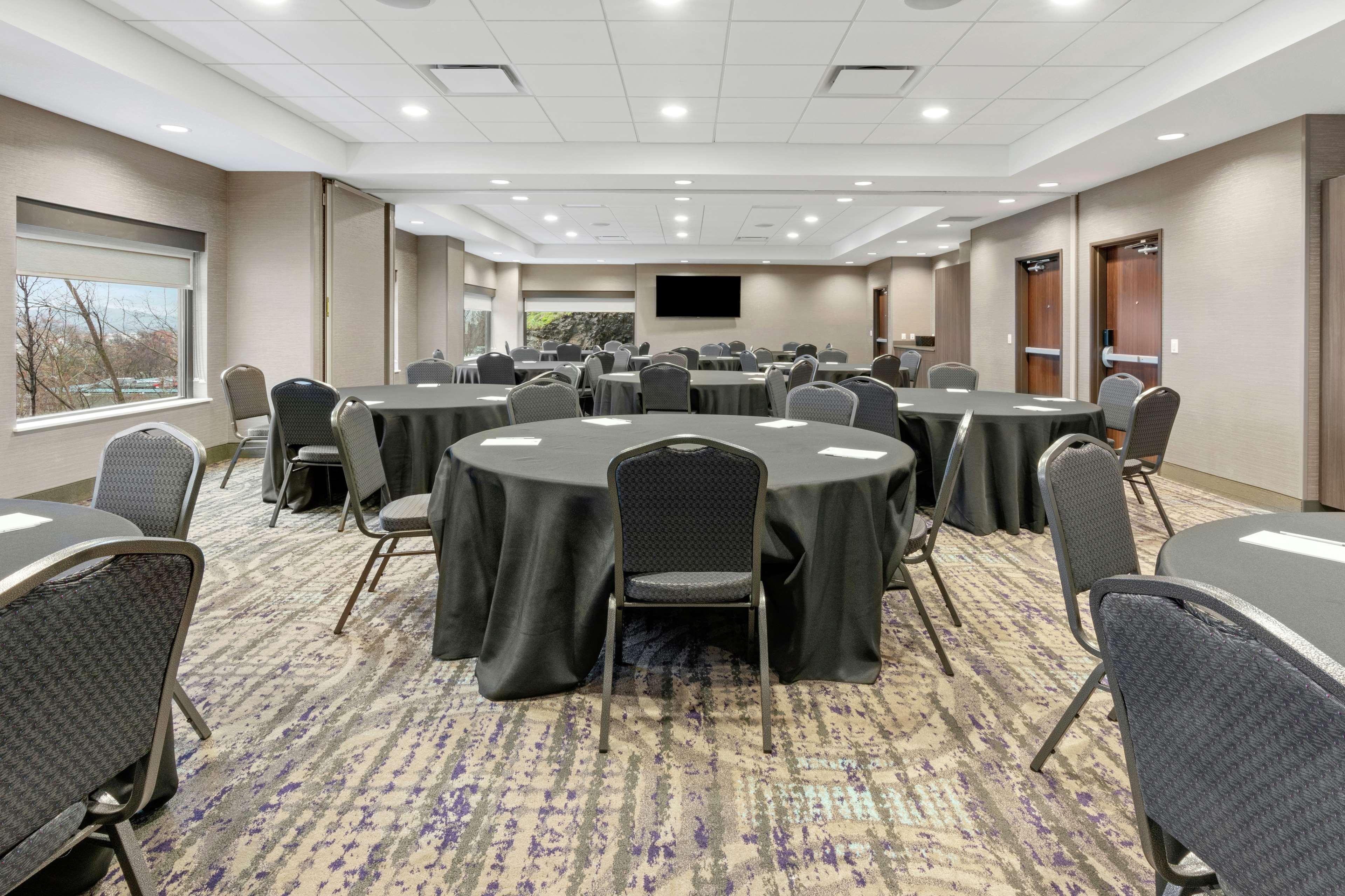 Hampton Inn & Suites Spokane Downtown-South Экстерьер фото