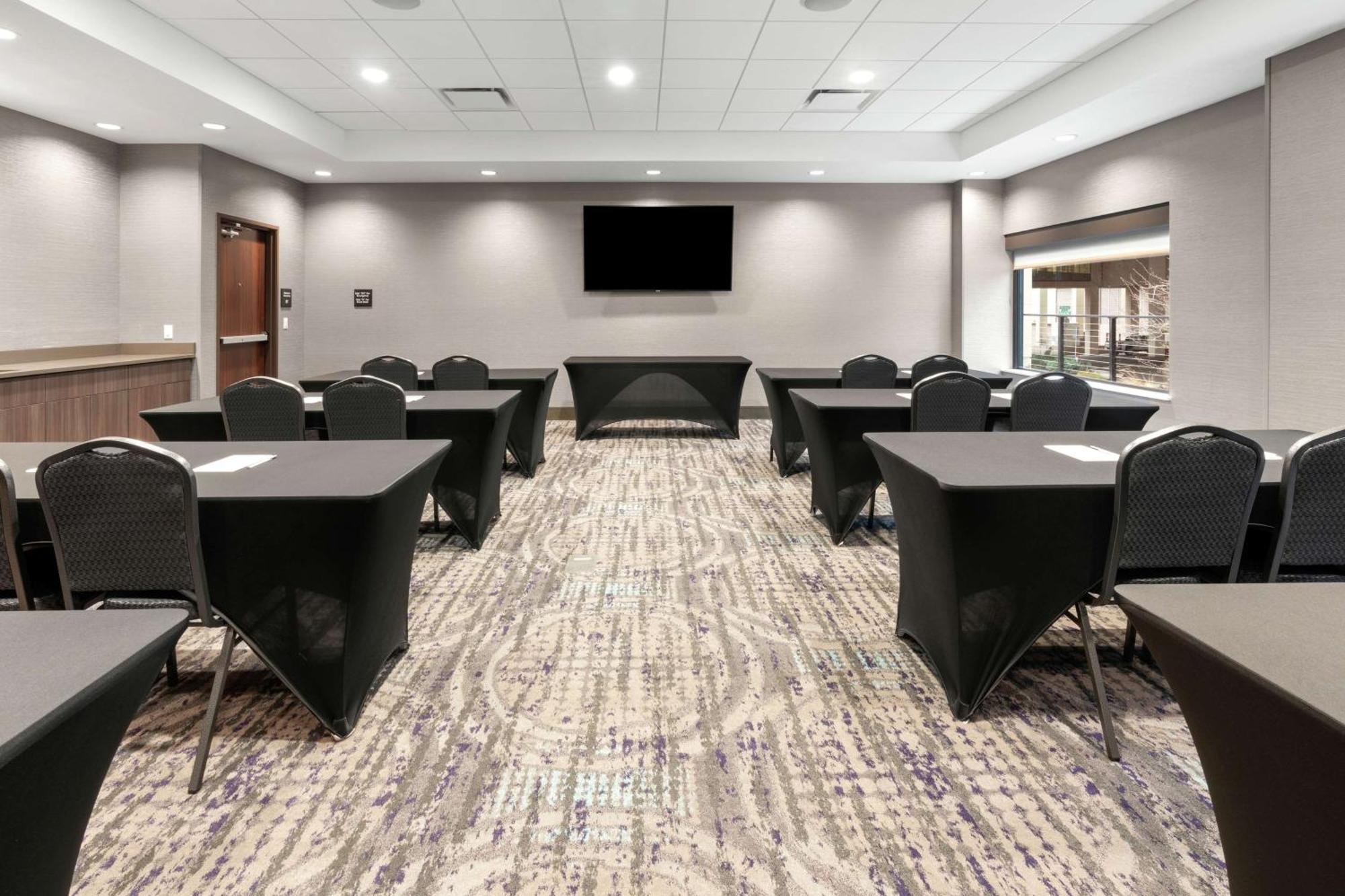 Hampton Inn & Suites Spokane Downtown-South Экстерьер фото
